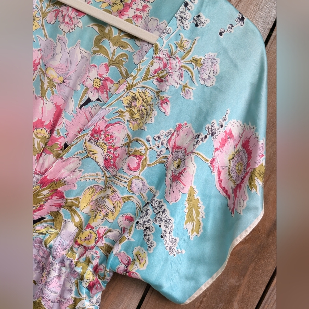 Cabi Silk Blue Pink Floral Patterned Kimono Style Shirt - Picture 5 of 16